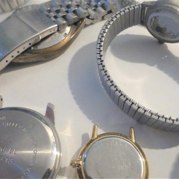 WTC - 7x VINTAGE WATCHES Vintage Watch Water Resistant Watch Carriage Bell Q & Q - Picture 8 of 15